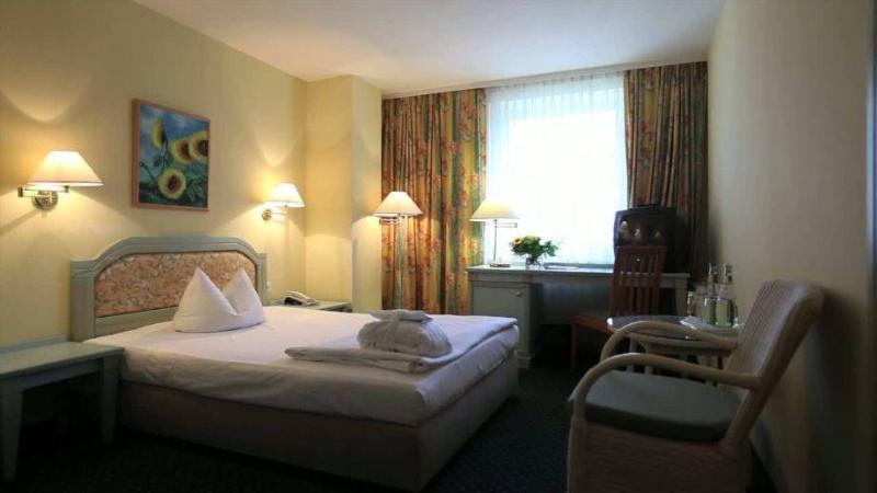 Hotel Landhotel Potsdam 4*